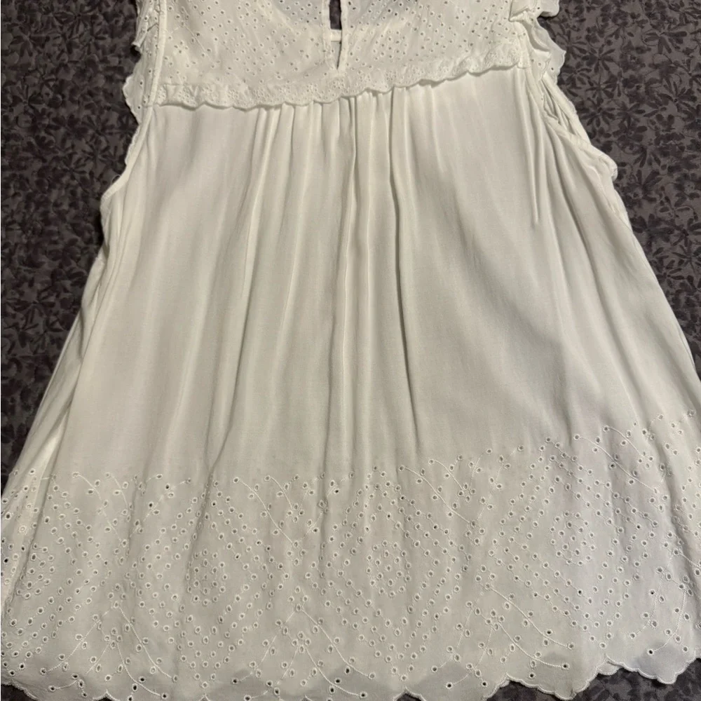 Torrid White Eyelet Detail Blouse - Picture 2 of 2